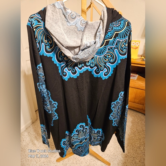 Metropolitan Black Blue Patterned Plus Size Lightweight Zip Hooded Jacket - Picture 13 of 13